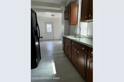  128 E Penn Street, Shenandoah, PA 17976 - Photo 5