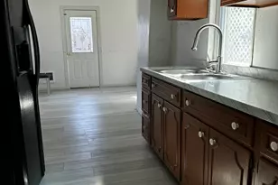 128 E Penn St, Shenandoah, PA 17976 - Photo 5