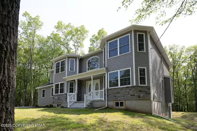  1101 Red Fox Ct 9 Court #Ct 9, Kresgeville, PA 18333 - Photo 1