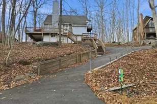 109 Saunders Dr, Bushkill, PA 18324 - Photo 1