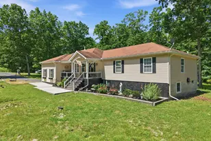 3172 Bluebird Dr, Bushkill, PA 18324 - Photo 3