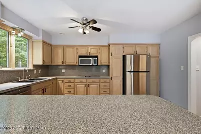  161 Fawnwood Drive, Greentown, PA 18426 - Photo 11