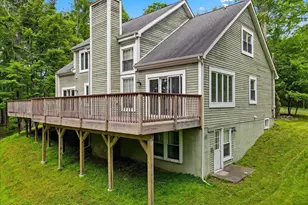 161 Fawnwood Dr, Greentown, PA 18426 - Photo 1