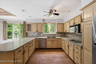 161 Fawnwood Dr, Greentown, PA 18426 - Photo 13