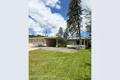  193 Country Club Drive, Gouldsboro, PA 18424 - Photo 11