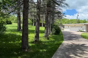 193 Country Club Dr, Gouldsboro, PA 18424 - Photo 9