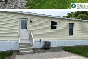 342 Upper Pmhe South Dr, East Stroudsburg, PA 18302 - Photo 3