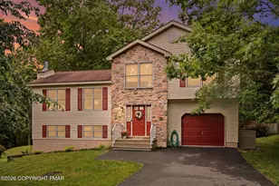 4896 Pine Ridge Dr, Bushkill, PA 18324 - Photo 1