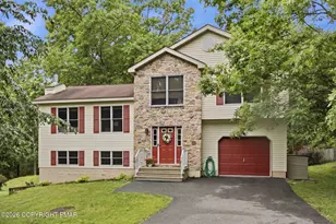 4896 Pine Ridge Dr, Bushkill, PA 18324 - Photo 3