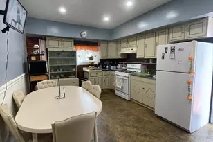 239 E Chestnut St, Hazleton, PA 18201 - Photo 5