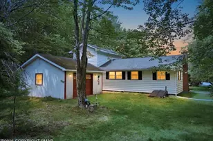 135 Blue Heron Cir, Pocono Summit, PA 18346 - Photo 3