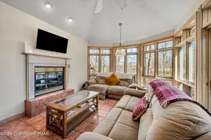 726 Pinecrest Dr, Pocono Pines, PA 18350 - Photo 7