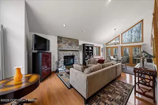 3176 Bluebird Dr, Bushkill, PA 18324 - Photo 7