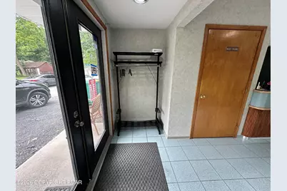  2800 Route 611 #1, Tannersville, PA 18372 - Photo 3