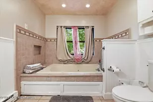 184 Cambridge Ct, Bushkill, PA 18324 - Photo 13
