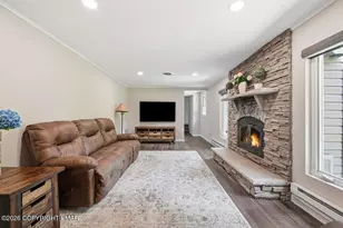 226 Circle Dr, Saylorsburg, PA 18353 - Photo 9