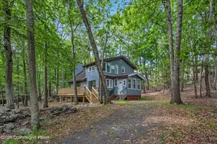 2306 Chatham Ct, Middle Smithfield, PA 18324 - Photo 1