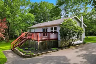 1304 Summit View Dr, Long Pond, PA 18334 - Photo 11