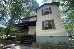 176 Suter Dr, Bushkill, PA 18324 - Photo 1
