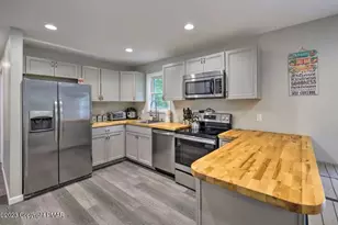 327 Country Pl Dr, Tobyhanna, PA 18466 - Photo 7