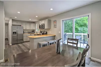  327 Country Place Drive, Tobyhanna, PA 18466 - Photo 9