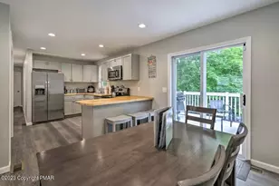 327 Country Pl Dr, Tobyhanna, PA 18466 - Photo 9
