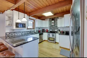 123 Banbury Dr, Bushkill, PA 18324 - Photo 5