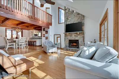  123 Banbury Drive, Bushkill, PA 18324 - Photo 1