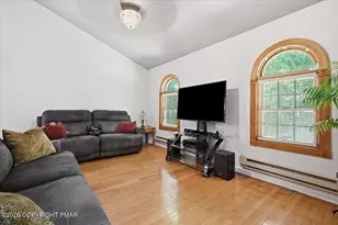 677 Clubhouse Dr, East Stroudsburg, PA 18302 - Photo 7