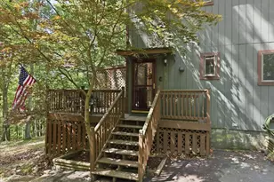 677 Clubhouse Dr, East Stroudsburg, PA 18302 - Photo 3