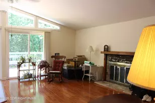 1115 Falls Rd, Bushkill, PA 18324 - Photo 9