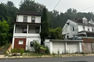 531 Peacock St, Pottsville, PA 17901 - Photo 3