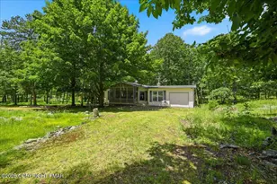 214 Hummingbird Trl, Bushkill, PA 18324 - Photo 7