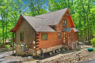 150 N Iroquois Circle, Hazleton, PA 18202 - Photo 3