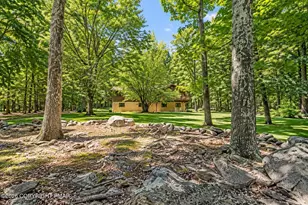 223 Briarwood Dr, Effort, PA 18330 - Photo 7