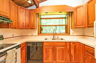 223 Briarwood Dr, Effort, PA 18330 - Photo 11