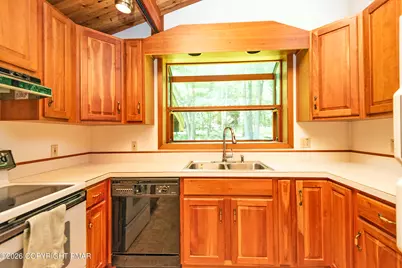 223 Briarwood Drive, Effort, PA 18330 - Photo 11