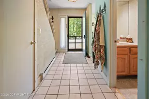 525 Rondaxe Ln, Pocono Pines, PA 18350 - Photo 5