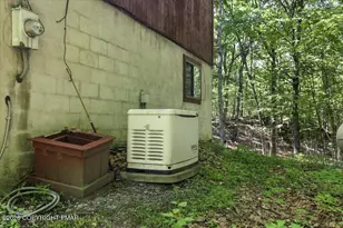 158 Saunders Dr, Bushkill, PA 18324 - Photo 43