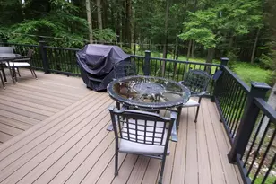 625 Sir Gawain Ct, Pocono Lake, PA 18347 - Photo 5