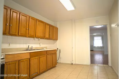  74 S Cedar Street, Hazleton, PA 18201 - Photo 9