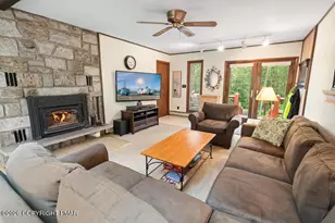 2435 Overlook Ln, Pocono Pines, PA 18350 - Photo 5