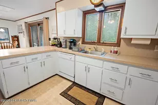 2435 Overlook Ln, Pocono Pines, PA 18350 - Photo 13