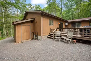 2435 Overlook Ln, Pocono Pines, PA 18350 - Photo 33