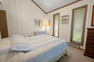 2435 Overlook Ln, Pocono Pines, PA 18350 - Photo 21