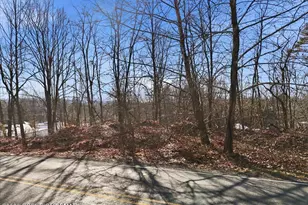 102 Edgemont Rd, Stroudsburg, PA 18360 - Photo 1