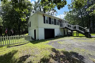 4469 Pine Ridge Dr, Bushkill, PA 18324 - Photo 3