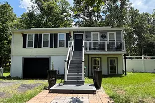 4469 Pine Ridge Dr, Bushkill, PA 18324 - Photo 1