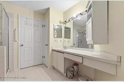  5 Village Drive #1106, Stroudsburg, PA 18360 - Photo 31