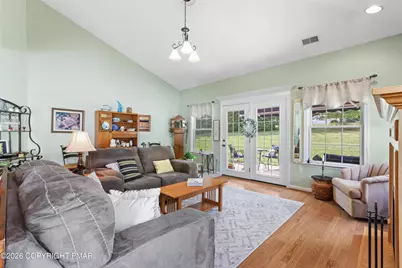  46 Glenmoor Circle, Easton, PA 18045 - Photo 7